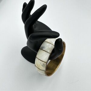 70s Shell Paneled Brass Bangle Bracelet